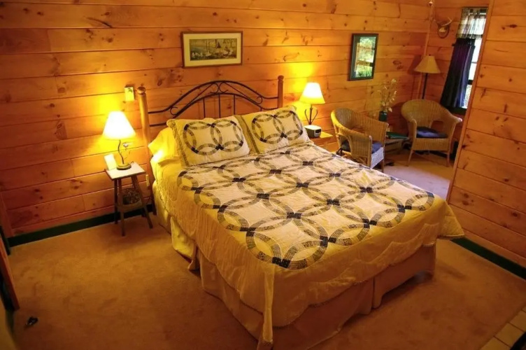Cedar House Inn & Yurts