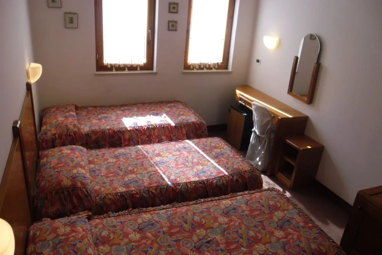 Standard Triple room with balcony