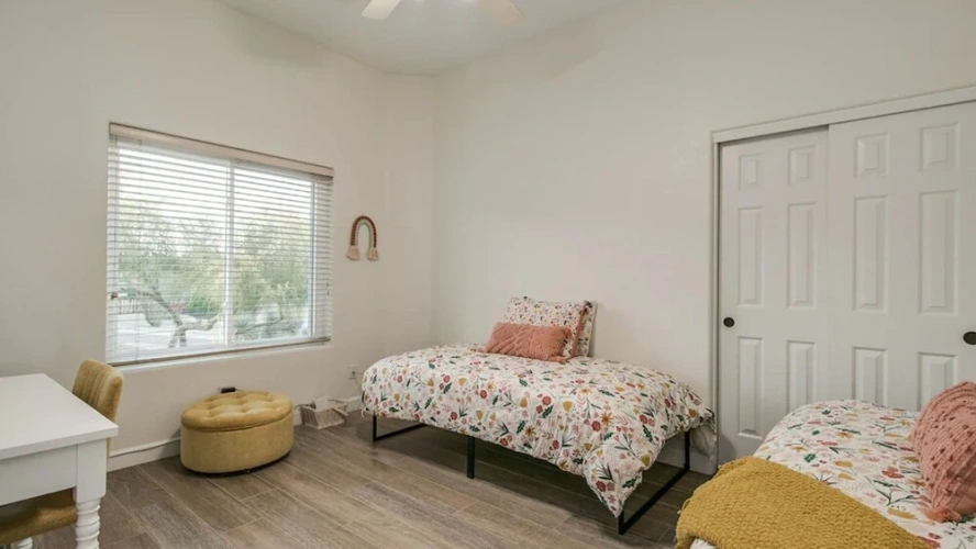 4 Bedrooms Cottage