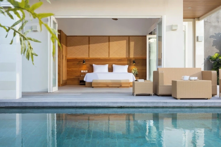 5 Bedrooms Villa