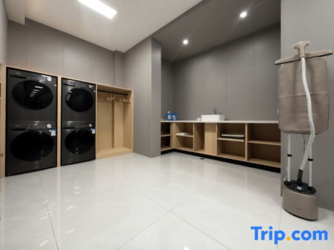 Jinri Business Hotel