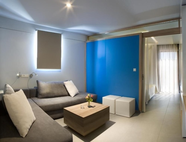 Deluxe Apartment with balcony and with partial ocean view