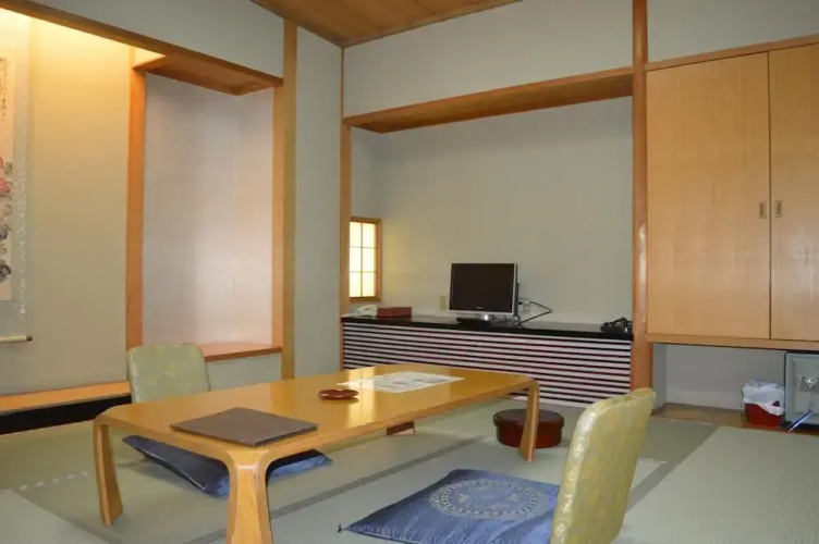 Enakyo Grand Hotel