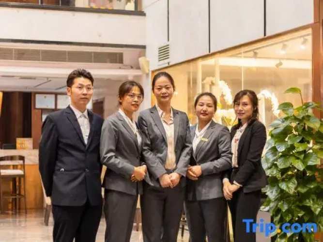Jiayue  Grand Hotel