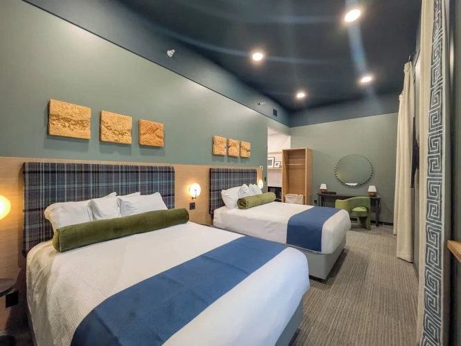 Luxury Quadruple Suite
