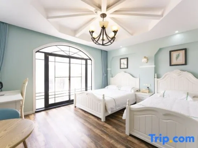 Deluxe Family room with balcony
