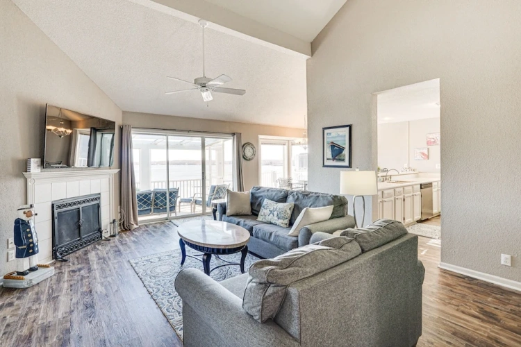 3 Bedrooms Apartment with balcony