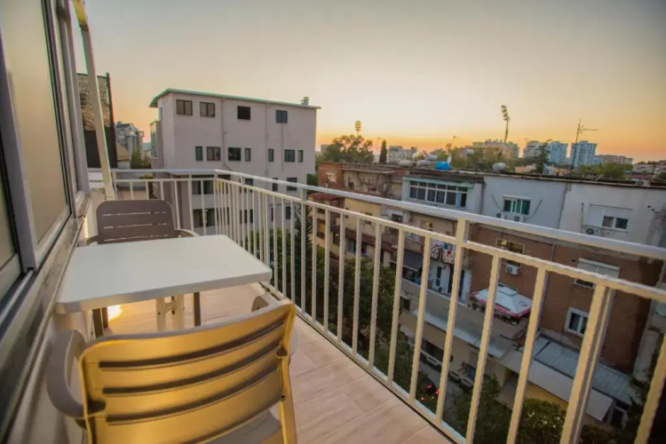 4 BR apartment & BBQ veranda