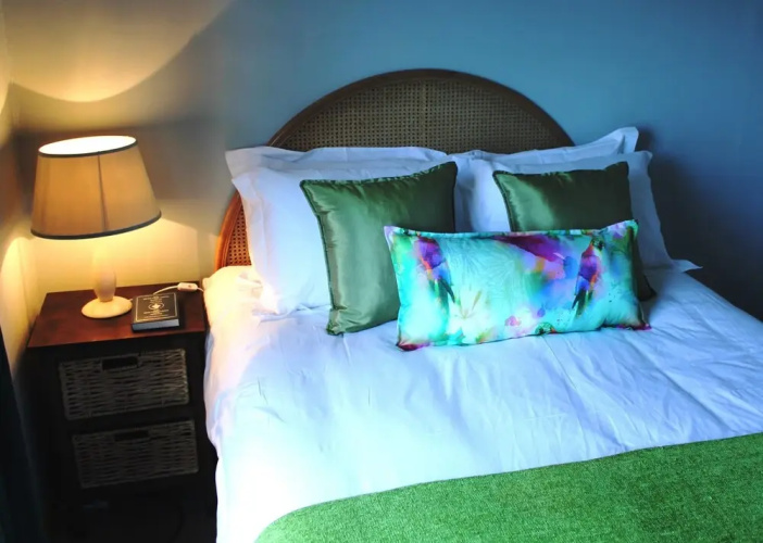 6 Breezer Self catering