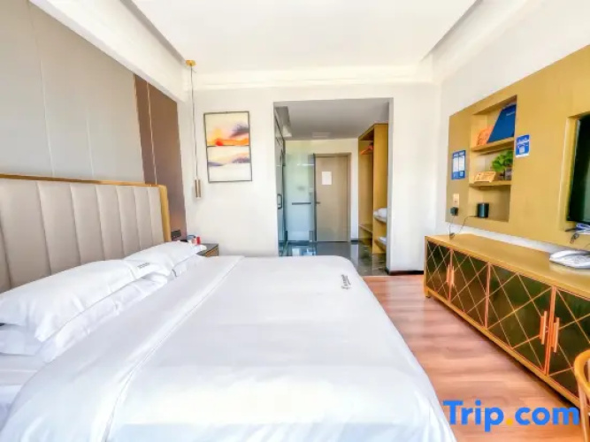 Standard Twin room with view