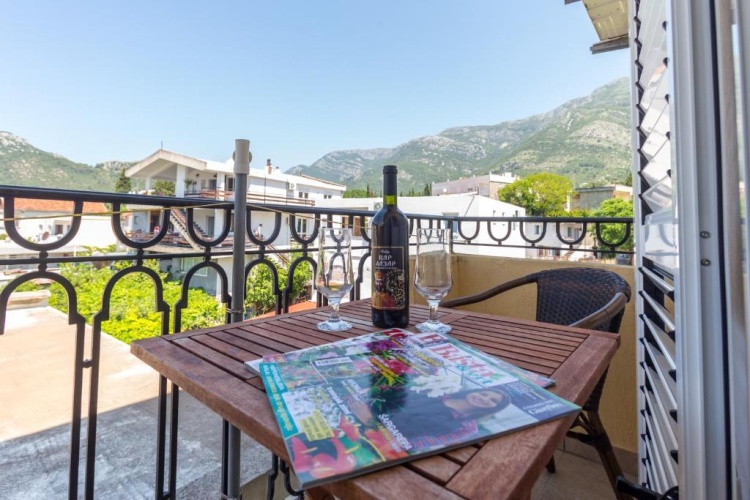 Standard Triple Studio with balcony and with view