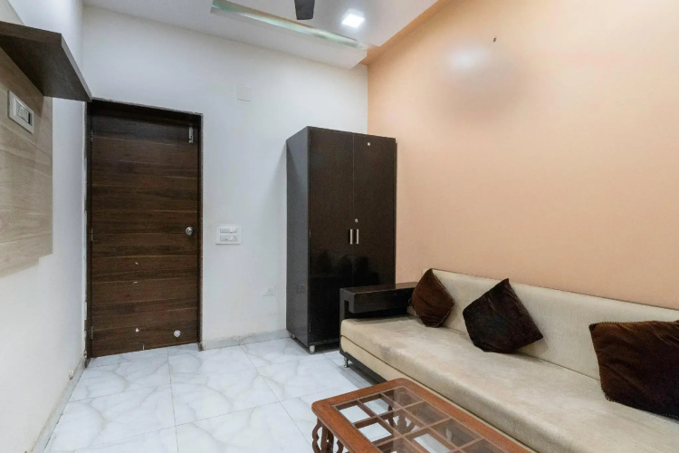 OYO 13535 Aakash