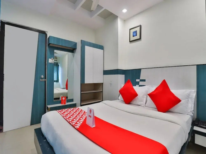 OYO 13398 Hotel Relish