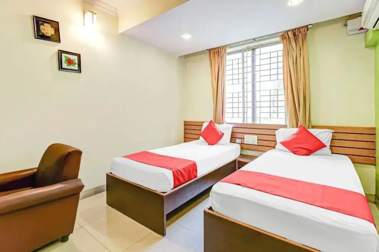 OYO 60932 Hotel Basera Inn