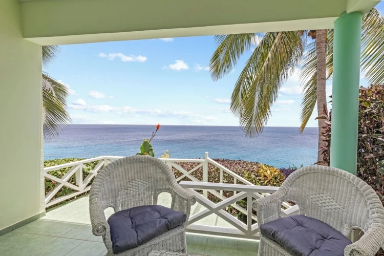 3 Bedrooms Bungalow