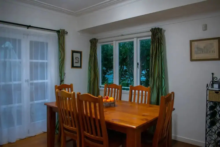 Spacious 5 Bedroom Family Abode