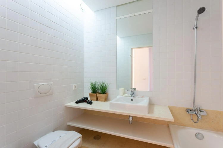 FLH Expo Modern Flat with Balcony