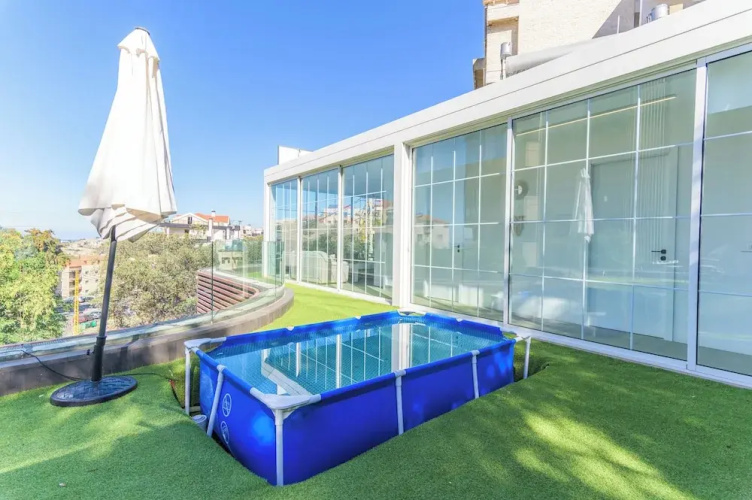 GlassHaus Rooftop 2-BR & Pool in Ghazir