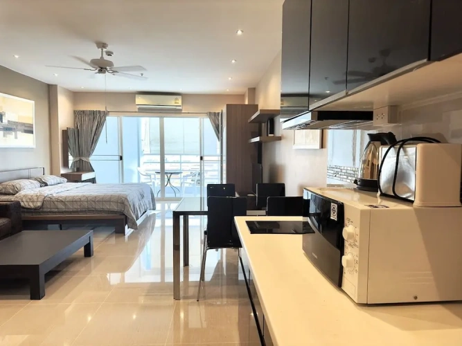 1 Bedroom Apartment with balcony