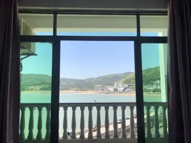 Chaoyin Island Hostel