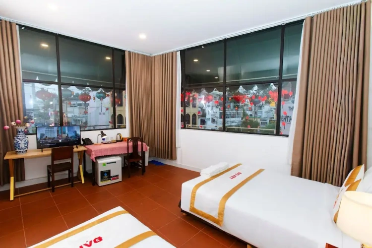 Deluxe Triple room with city view