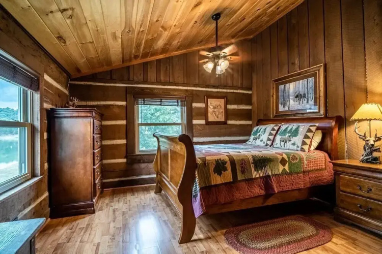 Ponderosa Log Cabin