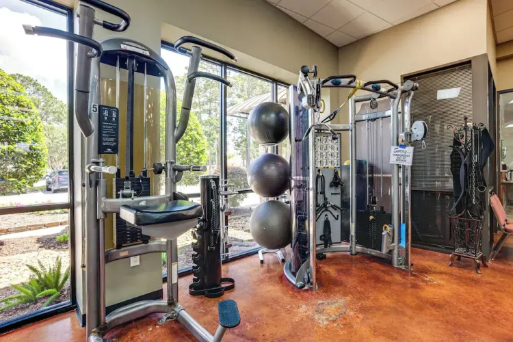 Lake Conroe Condo w/ Pool Access + Balcony!