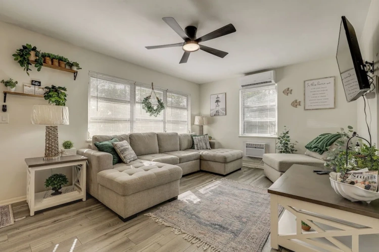 2 Bedrooms Apartment