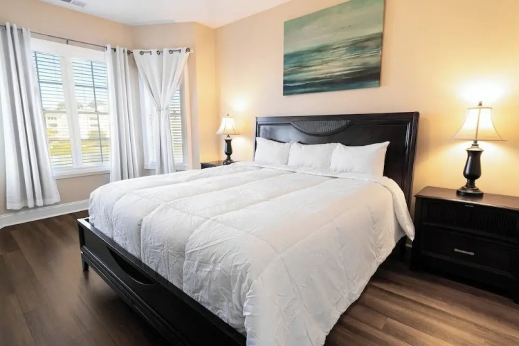 Magnolia Pointe Luster Leaf 4837-302
