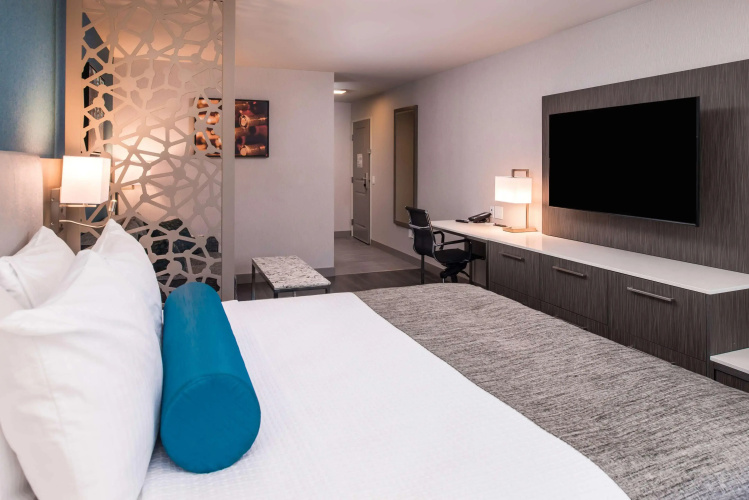 Best Western Plus Temecula Wine Country Hotel &Suites