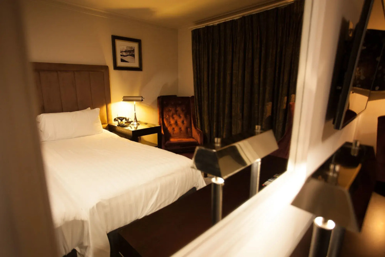 Strathaven Hotel