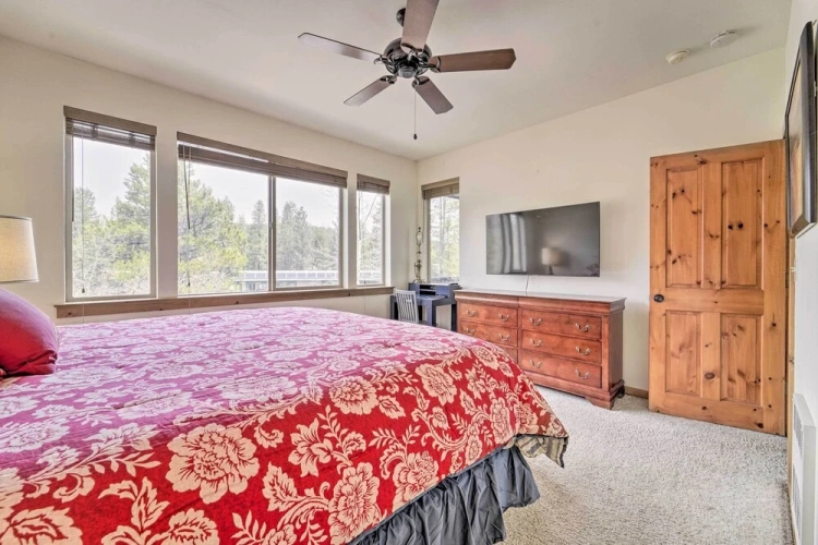 3 Bedrooms Apartment