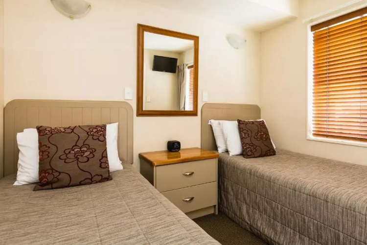 Pebble Beach Motor Inn