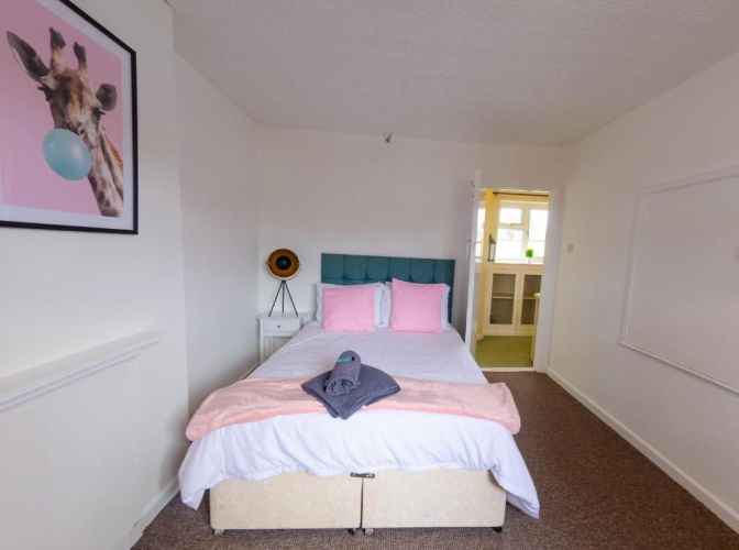 4 Bedrooms Cottage