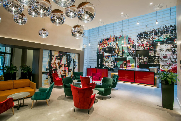 T62 Hotel photo 32
