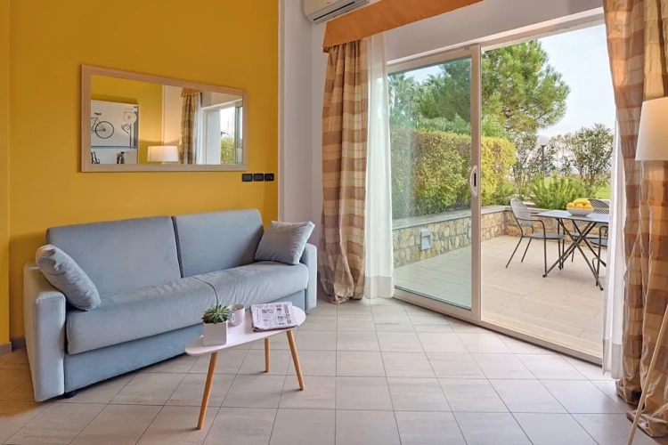 Attic Junior Suite with partial sea view