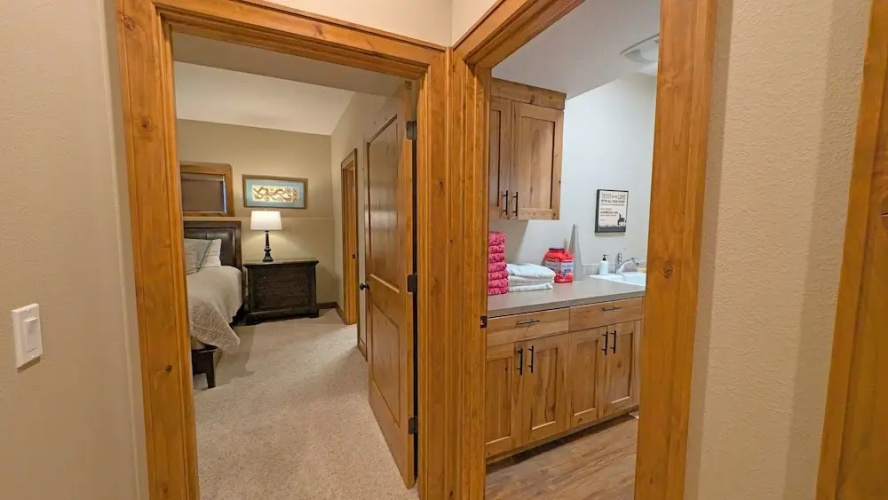 Yellow Pine 32 6 Bedroom Home