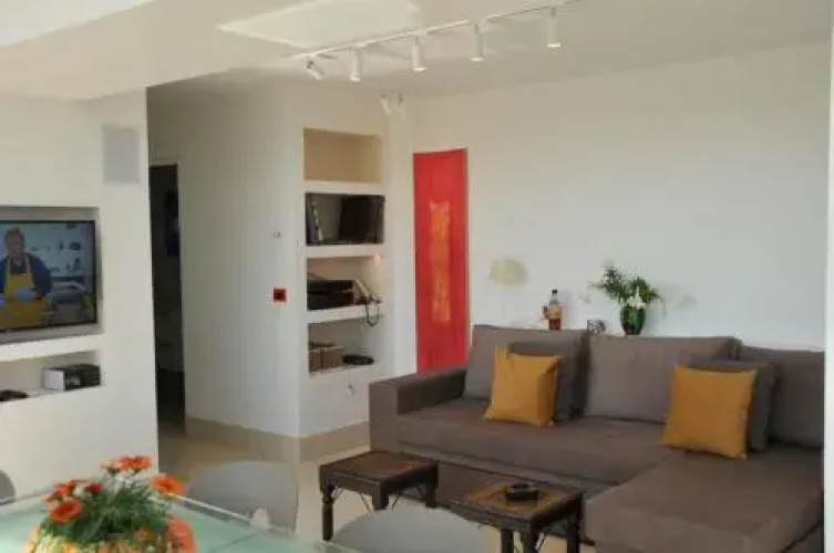 Acropolis at Home: Loft with a View