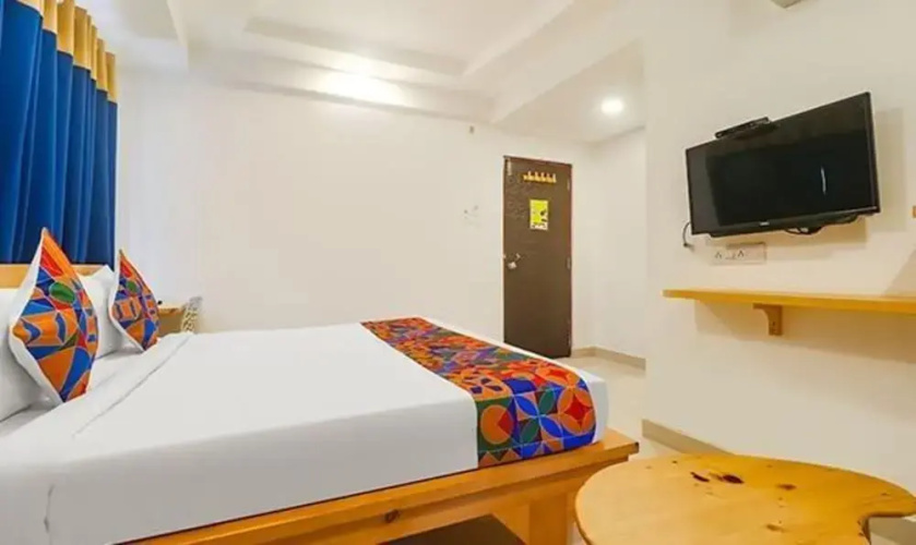 Fabhotel Green Leaf