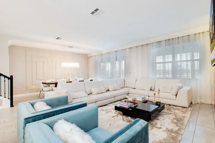 9 Bed 5 Ba Villa with Games, Pool & Spa