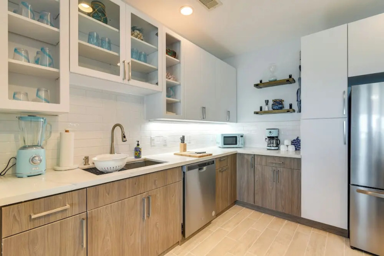 Oceanfront Galveston Condo in Amazing Location!