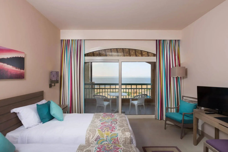 Byoum Lakeside Hotel