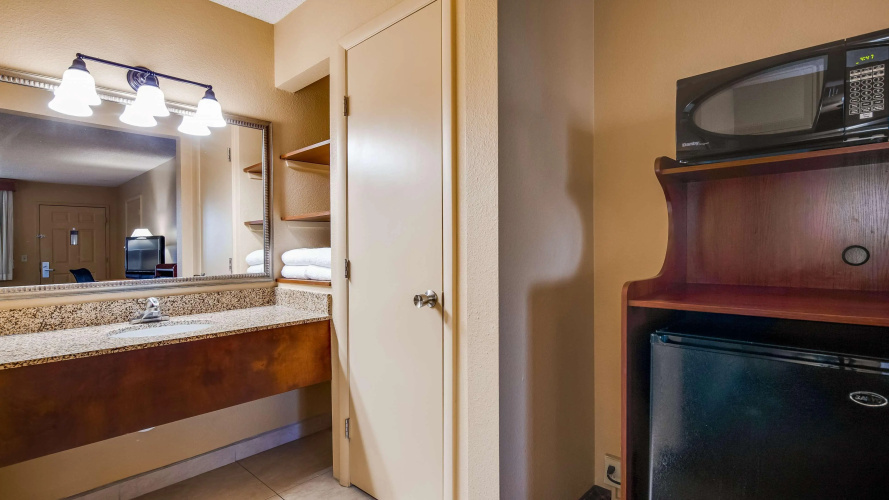 Best Western Cottonwood Inn photo 27