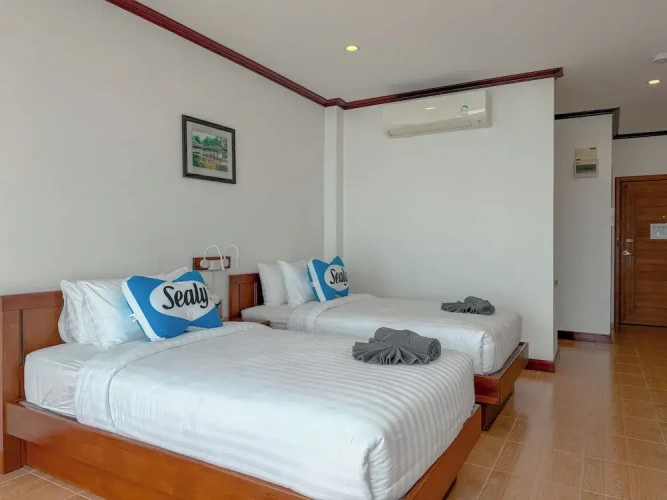 Standard Twin room with sea view