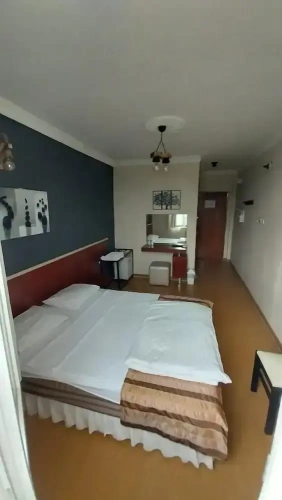 2 Bedrooms Standard Single room with courtyard view