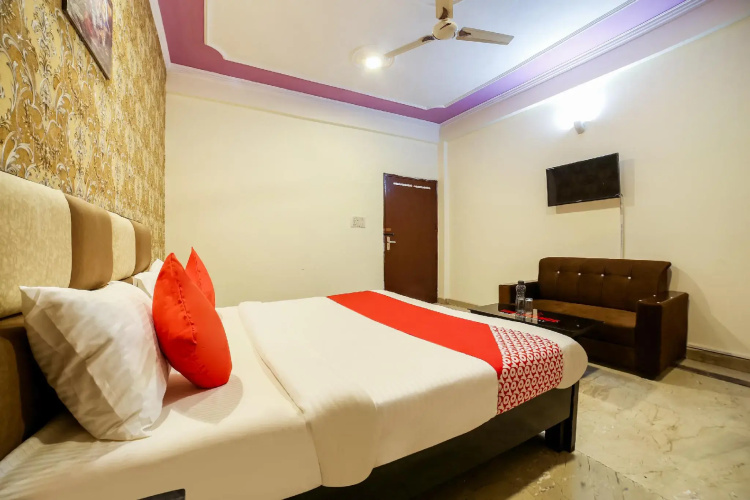 OYO 42702 A.S. Corporate Suites