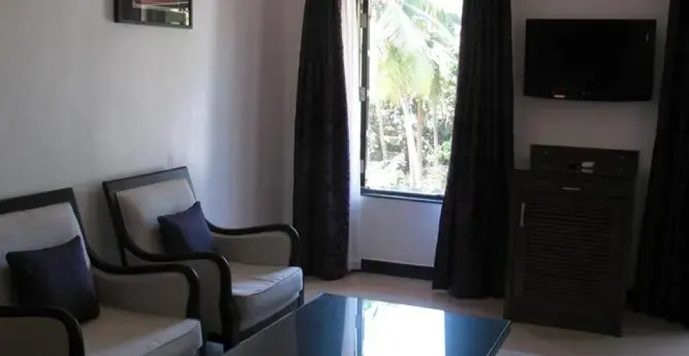 Silver Sands Hide Away