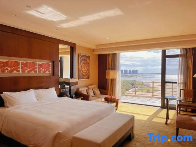 Deluxe Double room with balcony and with sea view