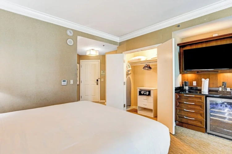 Deluxe Suite with balcony
