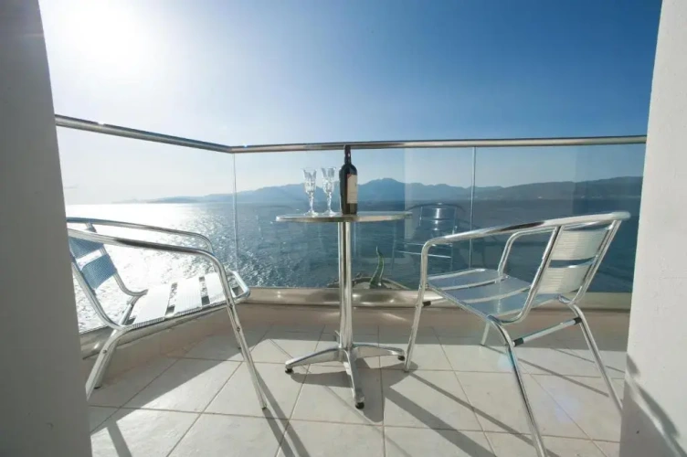 Superior Double room with balcony and with sea view